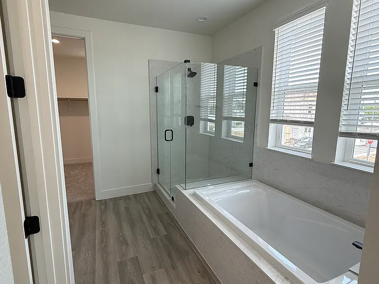 4410 Redstart Ln — Photo 3