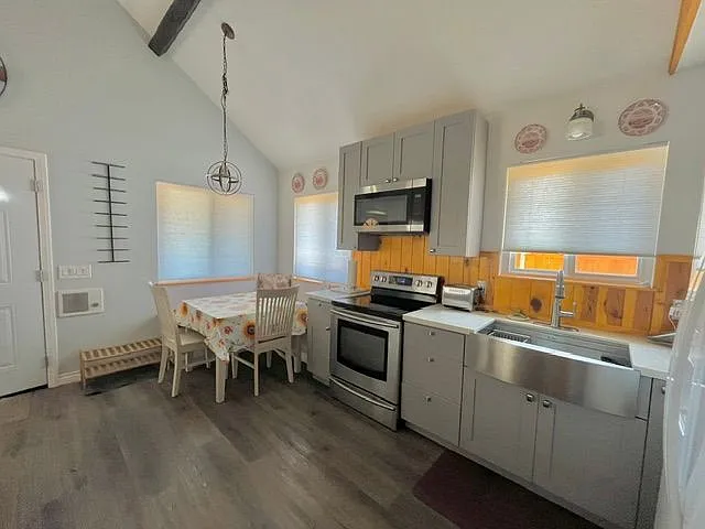813 Pinon Ln — Photo 6