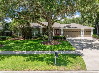 18006 Clear Lake Dr, Lutz, FL 33548