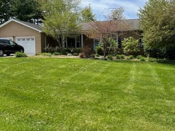 21233 Wintergreen Dr, Circleville, OH 43113