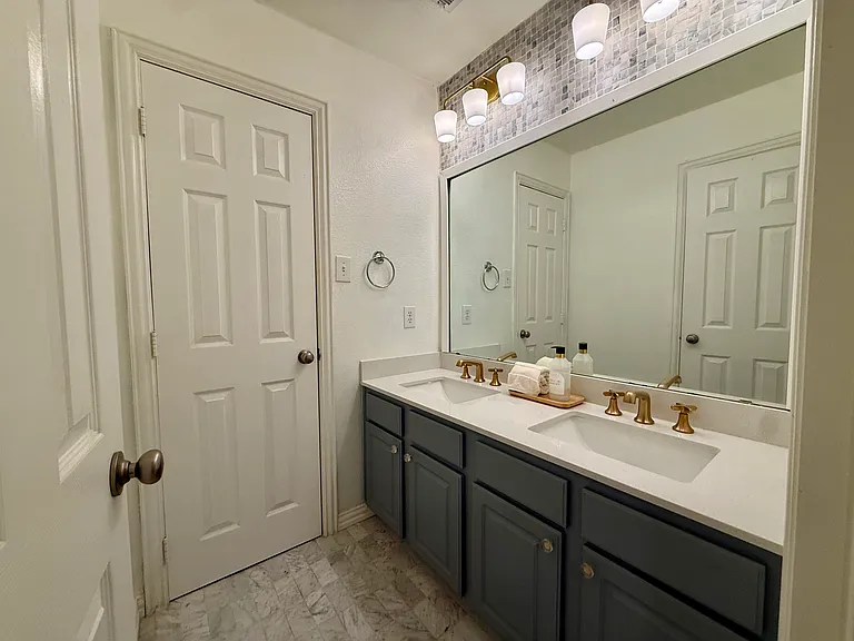 Abilene Way — Photo 22