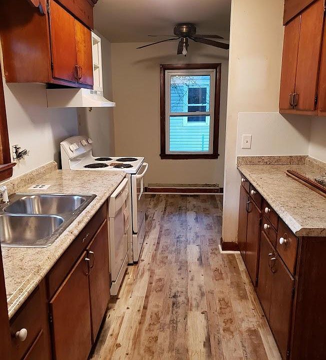 2nd image of 709 Priscilla St