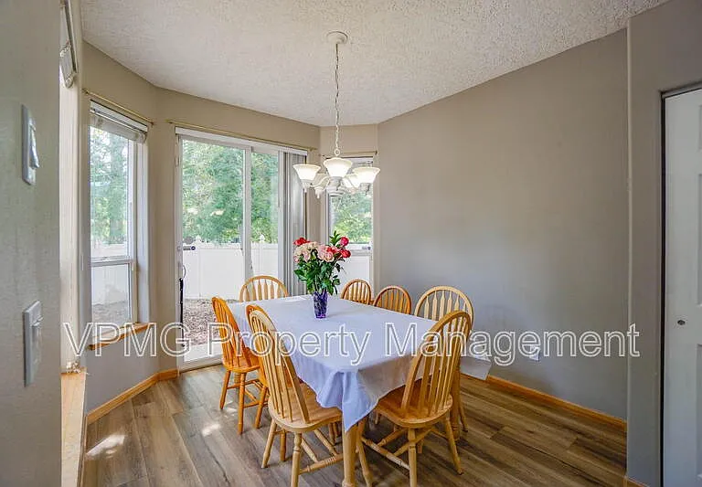 17301 SE 24th St — Photo 15