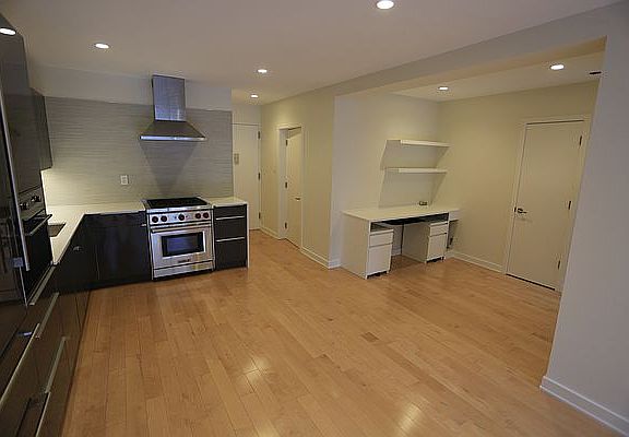 4th image of 44 E 12th St APT 6D