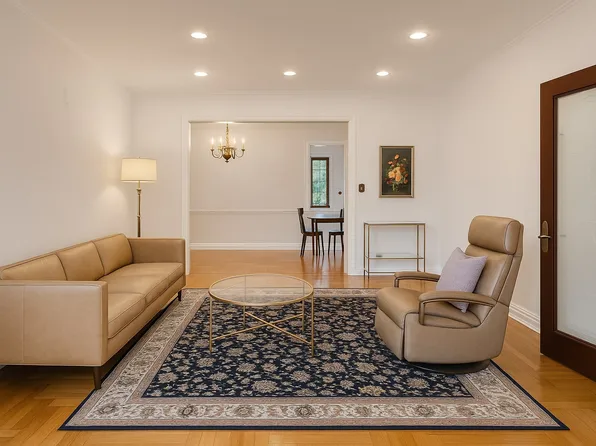 1560 East 18th Street image 3 of 11