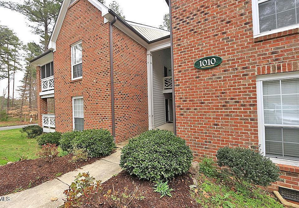 1st image of 1010 Kingswood Dr APT J