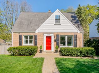843 N Summit St, Wheaton, IL 60187
