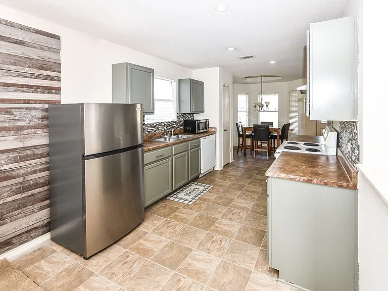 3703 Frigate Dr — Photo 12