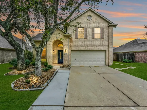 1107 Sunset Lakes Dr, Pearland, TX 77581
