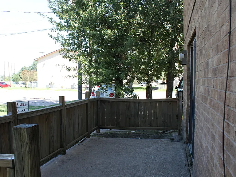 2403 Bosque Dr #B — Photo 24