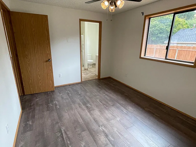 1315 NE 9th Way — Photo 24