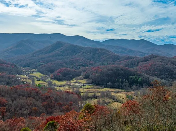 3 Eagle Point, Franklin, NC 28734