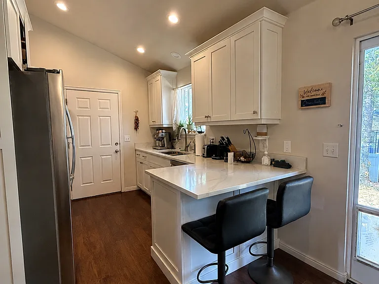 231 N Mill Rd E — Photo 6