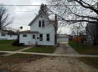 11 Elm Ave, Carpentersville, IL 60110