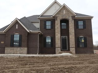 61676 Parsons Ln, Washington, MI 48094