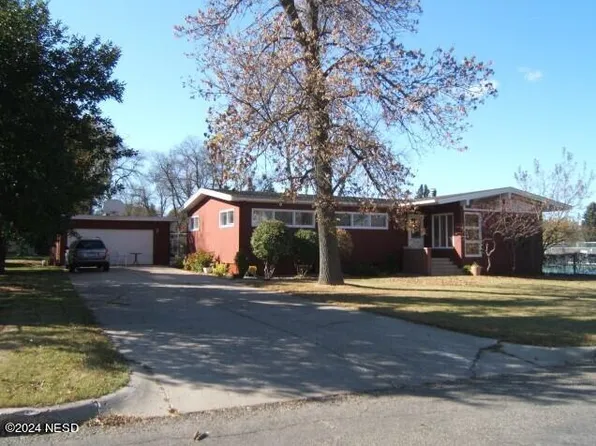 1013 N Broadway, Watertown, SD 57201