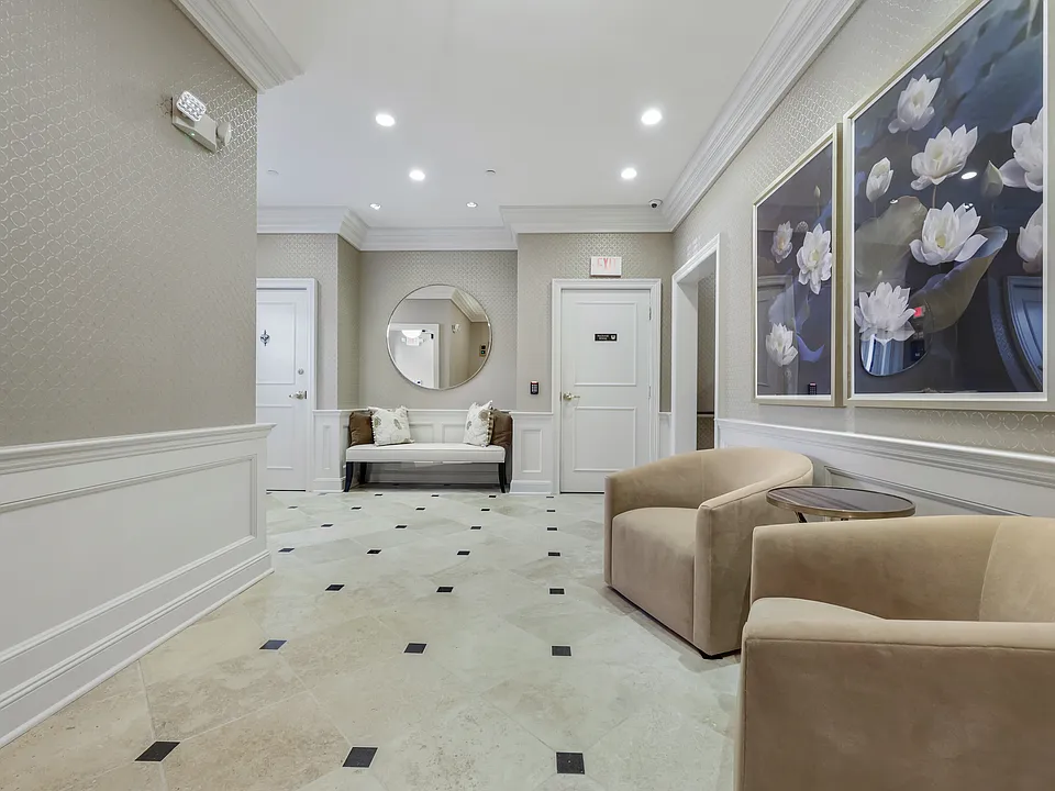 An inviting atmosphere that reflects the prestige of Central Greenwich living