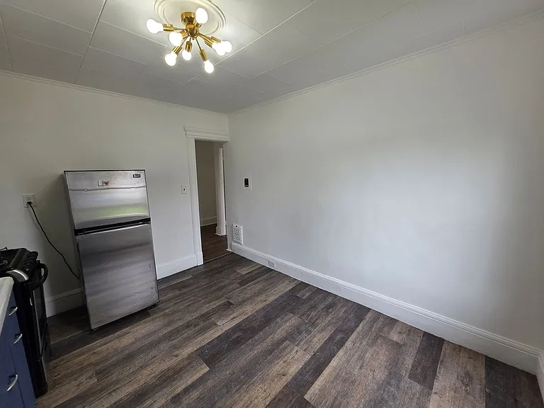 143 -145 Elmendorf St — Photo 16