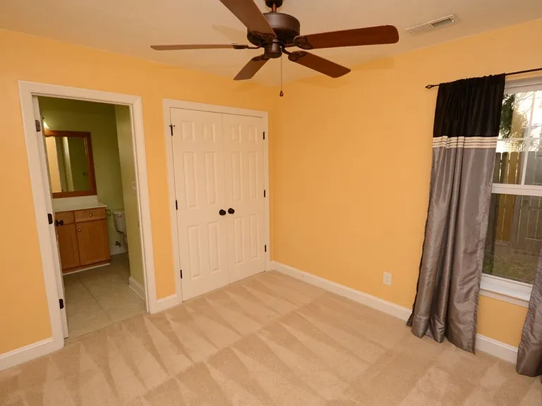 2216 E Berrie Cir — Photo 35