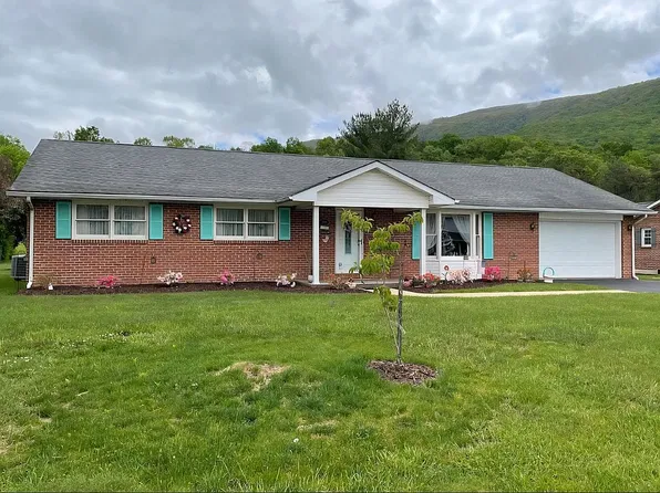 208 Dustys Rd, Covington, VA 24426