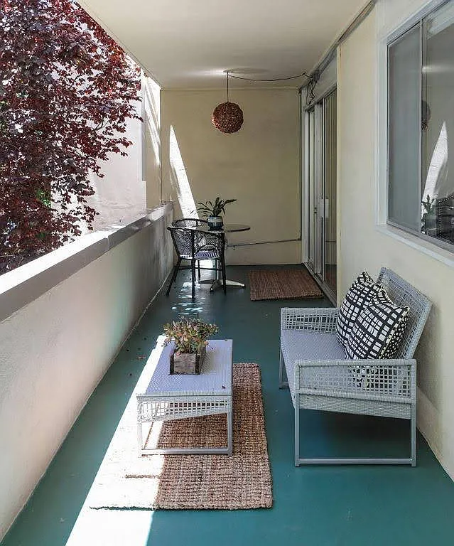 2 bed, 2.0 bath, 906 sqft, $4,800 — Photo 2