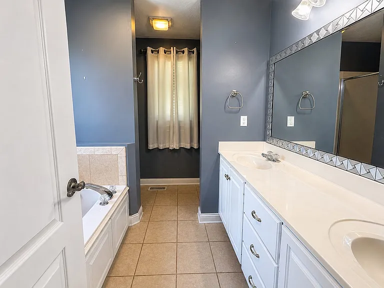 1284 Trillium Ln — Photo 12