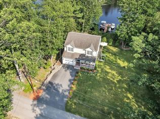 21 Laurel Dr, Glocester, RI 02814