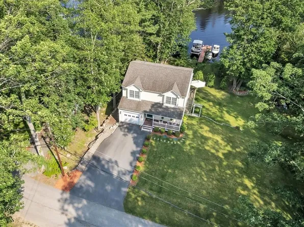 21 Laurel Dr, Glocester, RI 02814