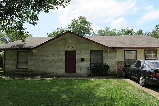 1st image of 906 Westbrook Dr