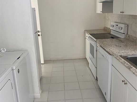 4th image of 20316 NW 34th Ct