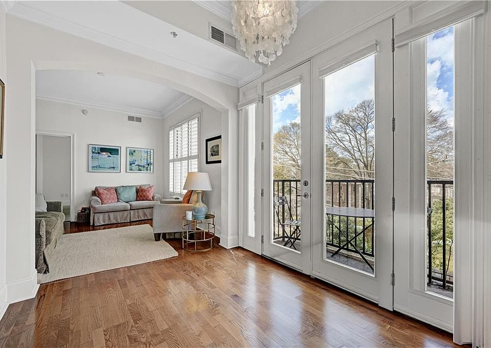 1st image of 2255 Peachtree Rd NE Unit 520