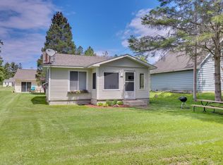 1462 Dutch Village Ln, Cheboygan, MI 49721