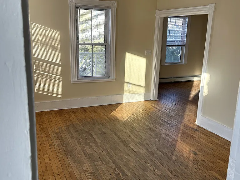 160 Brackett St — Photo 2