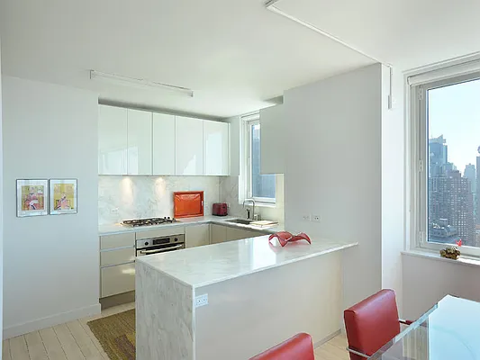 Sold by Sotheby's International Realty | media 17