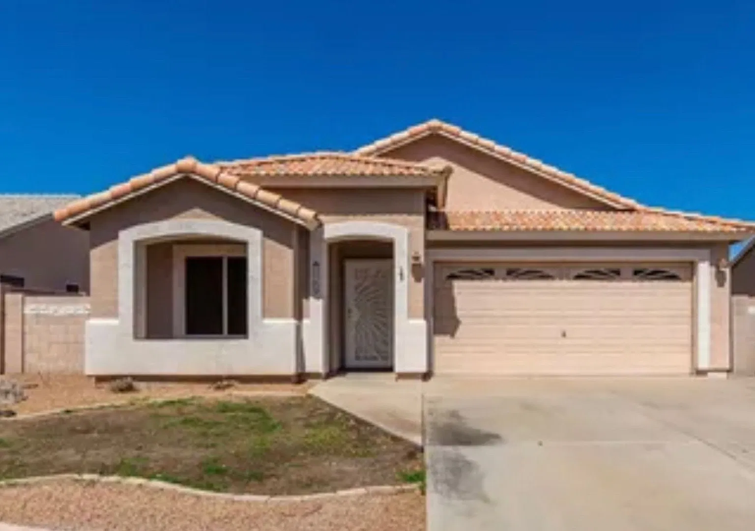 3 Bedroom In Gilbert With Private Pool — Photo 1