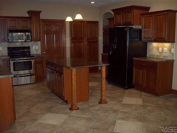3rd image of 1608 W Wicklow Ln