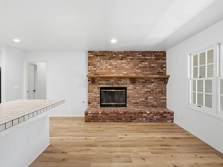 2224 Alamo Pintado Ave — Photo 12