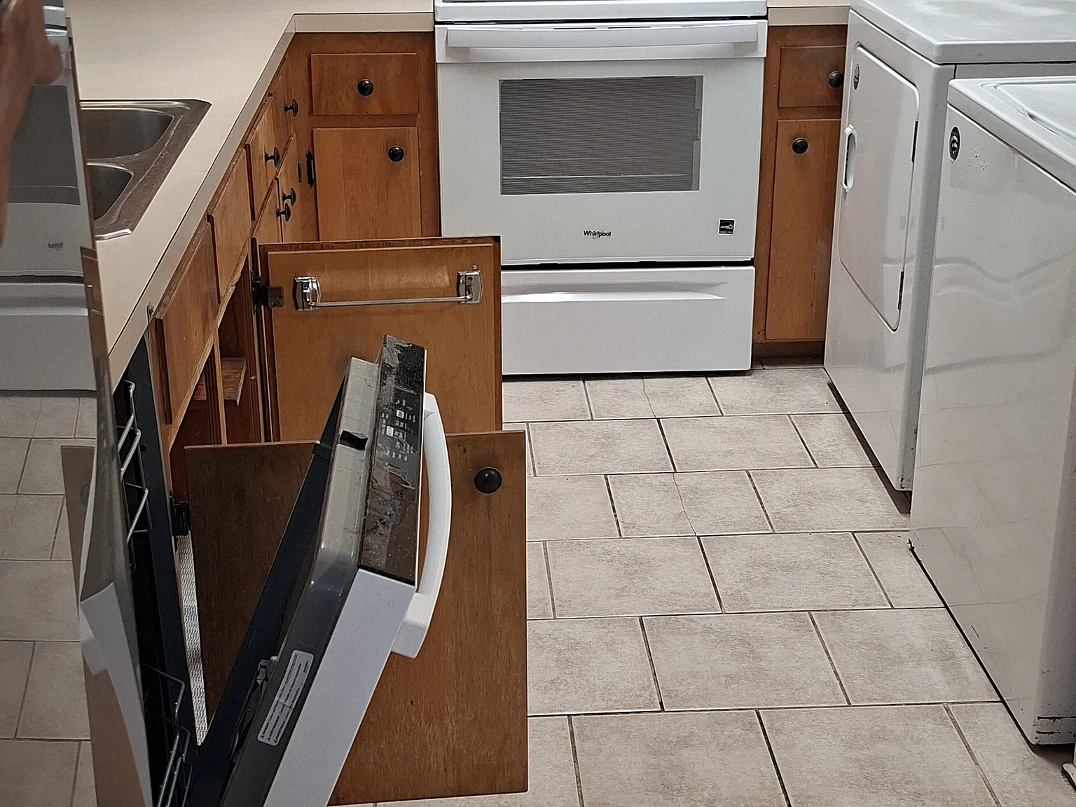 102 Fairfield Dr — Photo 3