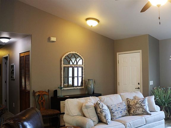 2nd image of 5011 Sahara Dr