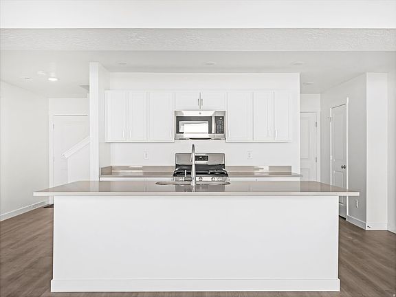 4th image of 1536 E Pheasant Rd #214