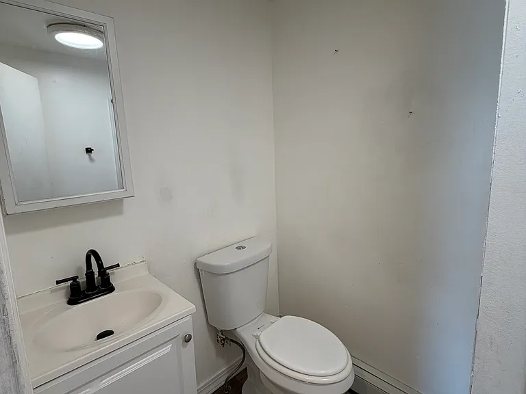 373 Burnside Ave #3 — Photo 6