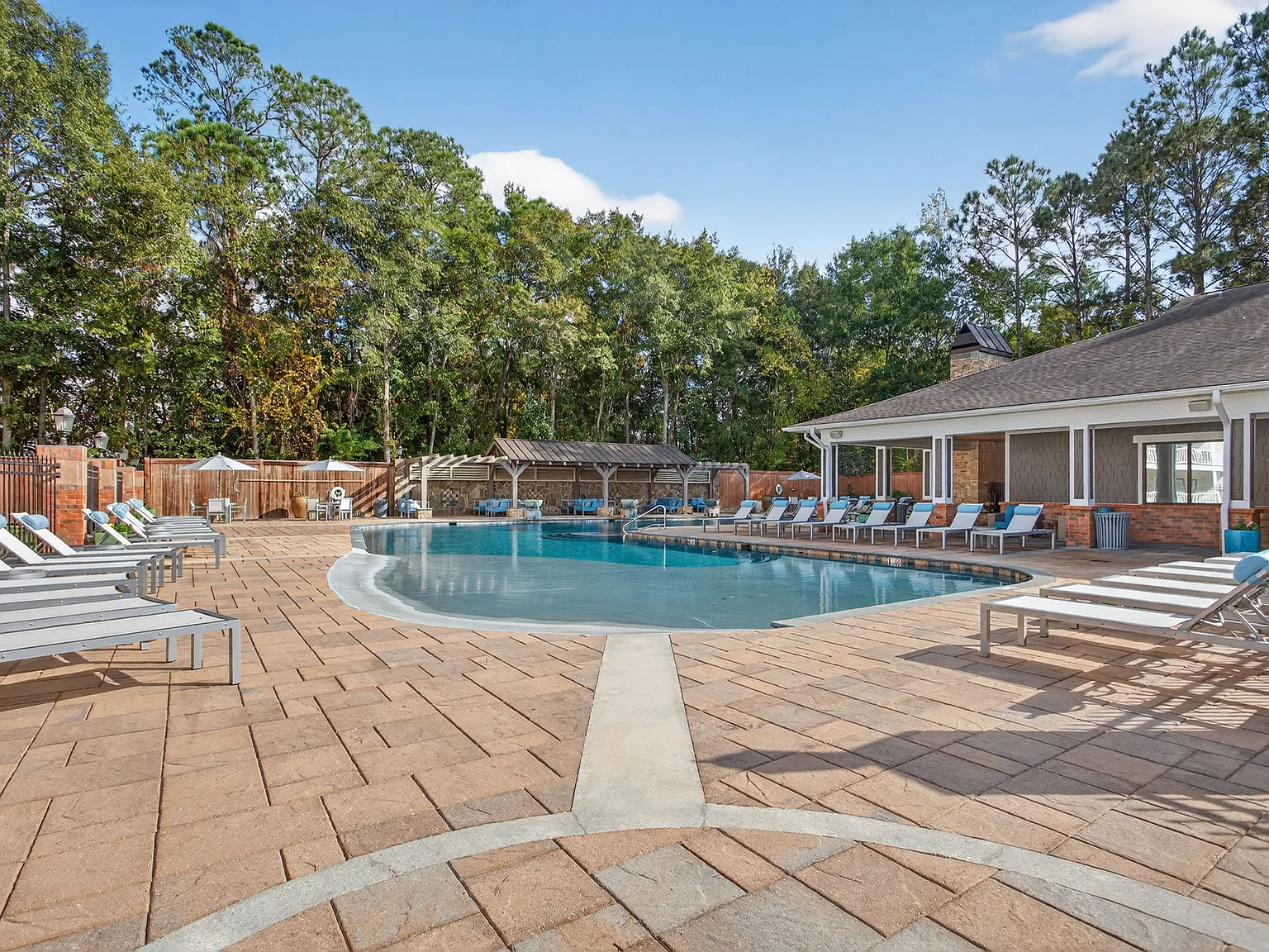 Reserve at Gulf Hills Apartment Homes — Photo 4