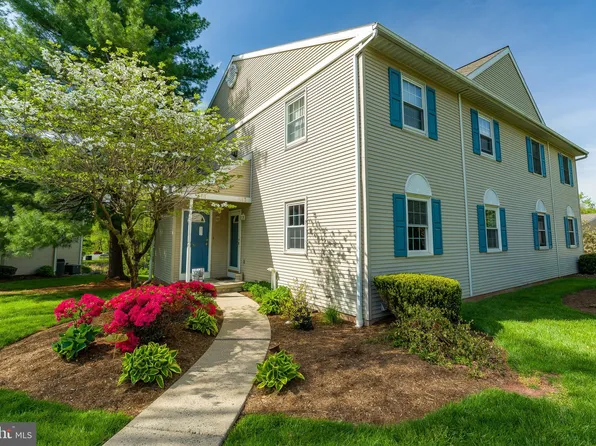 513 Maplewood Ave, Mohnton, PA 19540