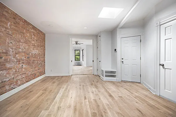 Rented by Maz Group NY | media 2