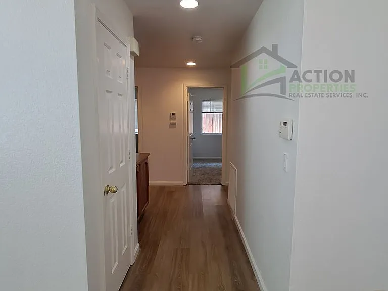 3835 Hunters Glen Pl — Photo 33