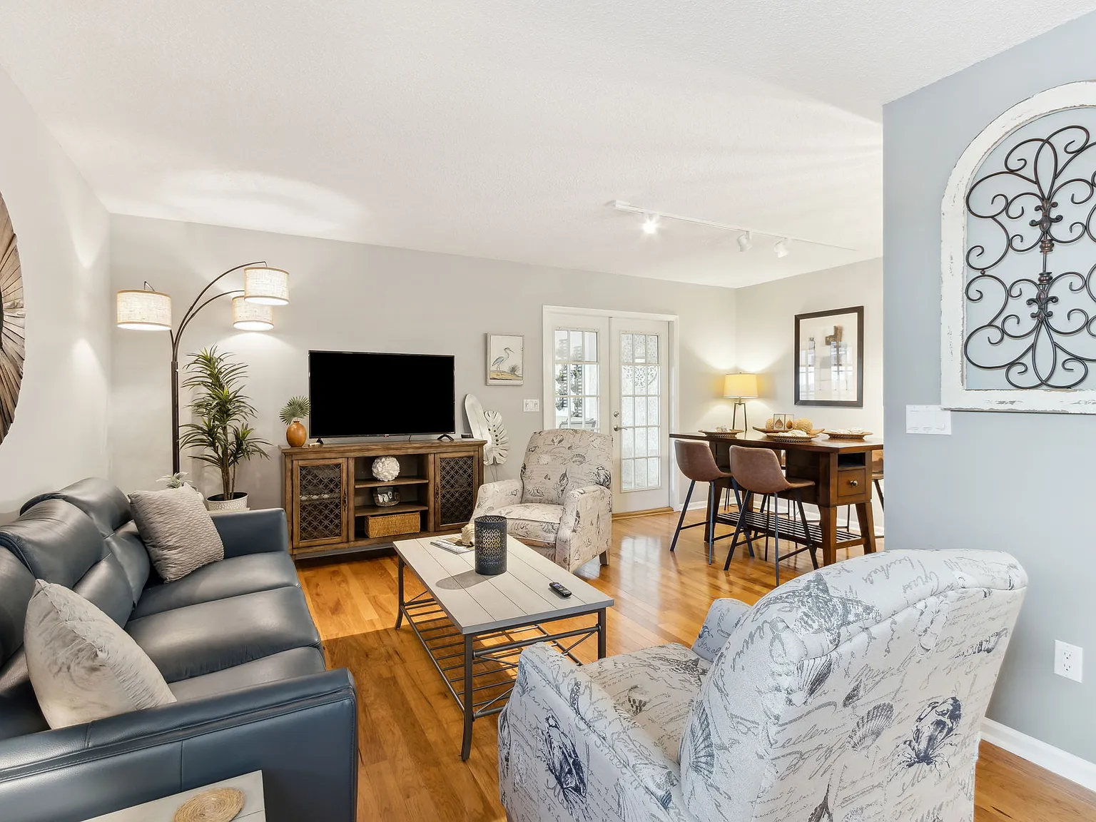 2 bed, 1288 sqft, $3,200 — Photo 2