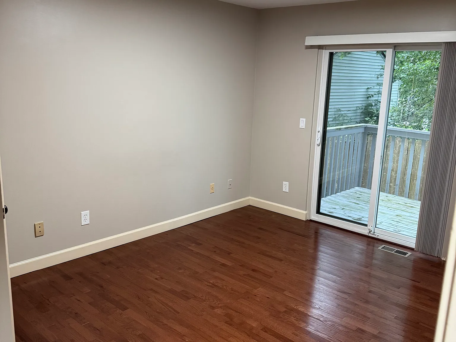 2 bed, 1558 sqft, $1,400 — Photo 2