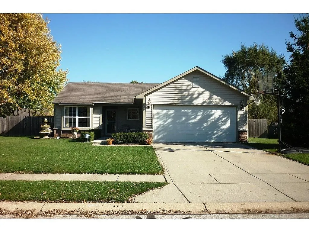 514 Woodfield Cir photo 1
