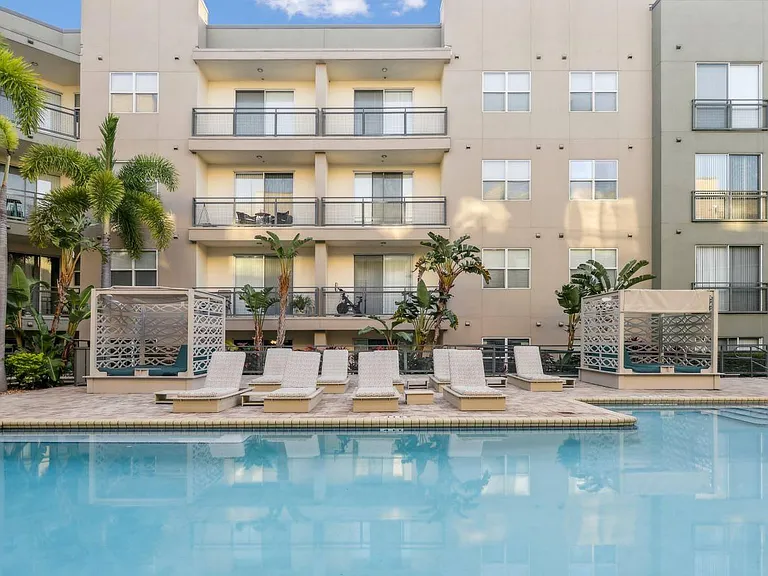 Mosaic Westshore Apartments — Photo 9