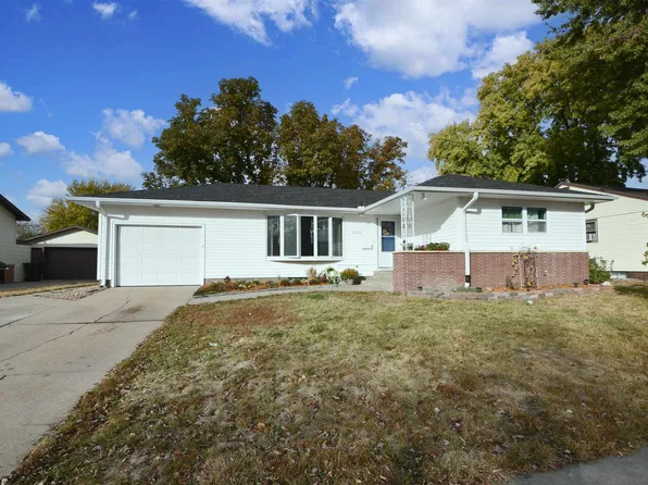 3306 C Ave, Kearney, NE 68847